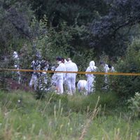 Familiares identifican a dos de siete víctimas halladas en fosa clandestina en Nayarit