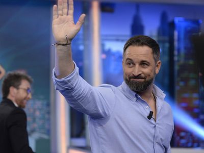 En “Ya es mediodía” elogiaron el físico de Santiago Abascal y las críticas llovieron en las redes