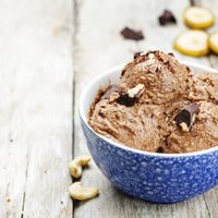 Si sos fan de lo dulce, pero no querés comer azúcar: este helado de chocolate es para vos, incluye un ingrediente secreto