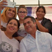 'El Bronco” repartirá tarjetas de internet a estudiantes de NL