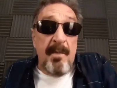 Justicia española mantiene en prisión al creador del antivirus McAfee, reclamado por EU