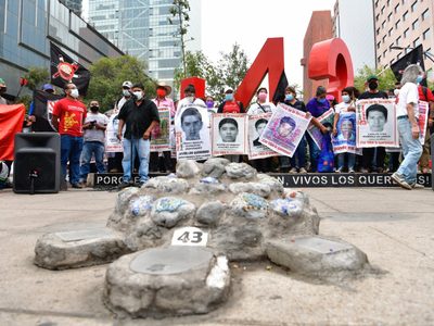 AMLO revela que EU envió a México un expediente sobre el caso Ayotzinapa