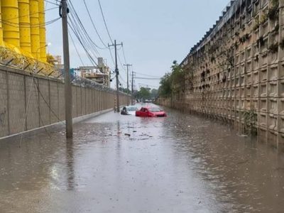 Onda tropical 4 paraliza actividades en Yucatán y suspende clases en Campeche