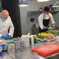 La alta cocina se solidariza: dan de comer a familias carenciadas