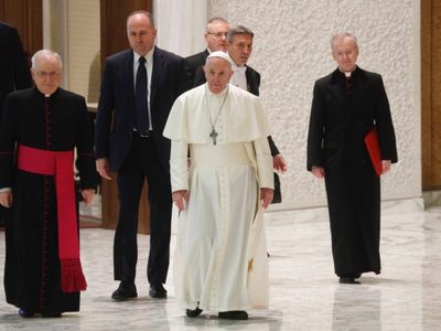 El Papa adelgaza las competencias sobre inversiones y compras en el Vaticano