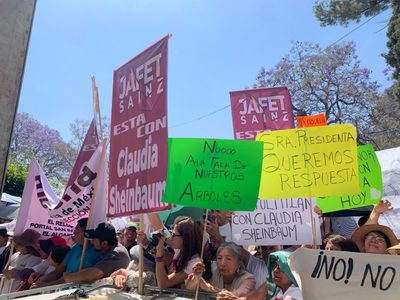 Protestan contra la tala de árboles durante mitin de Sheinbaum en Tultitlán