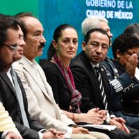 Buscan endurecer en la CDMX castigo contra robo de celulares; presentan estrategia de seguridad