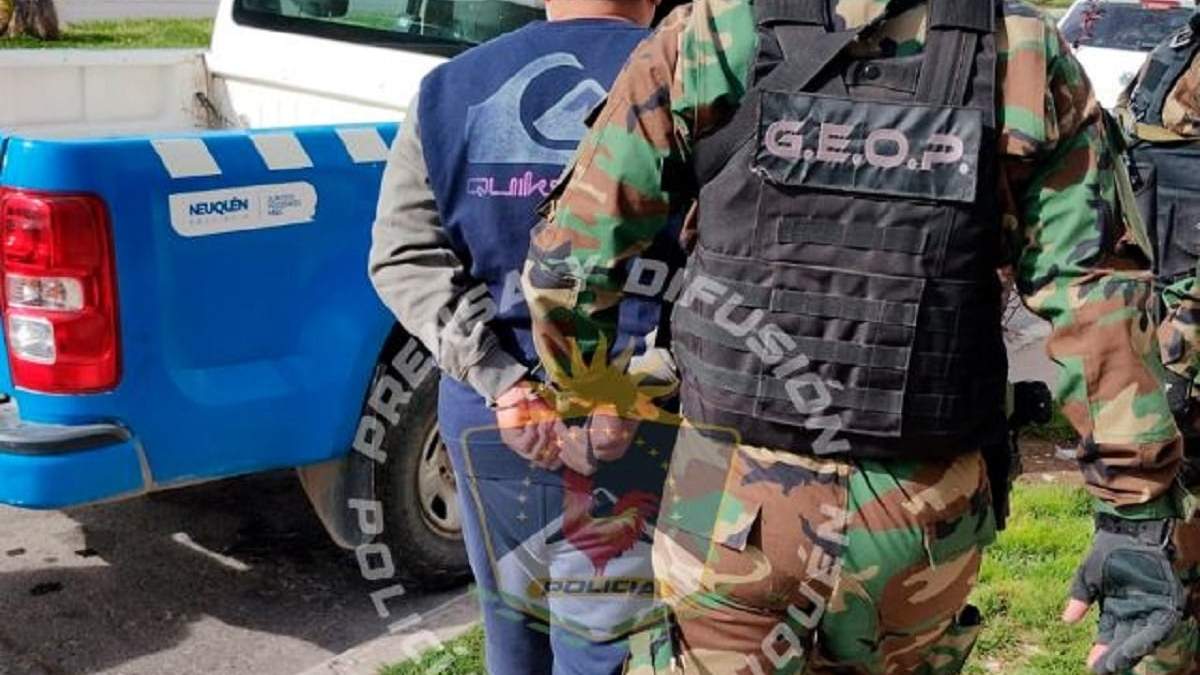 La policía secuestró varios elementos y demoró a tres sujetos. Fuente: (Policía de Neuquén)
