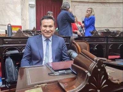 Llancafilo busca garantizar el financiamiento de las universidades