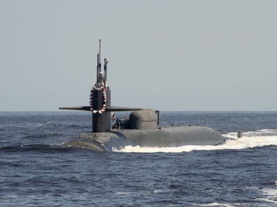 EU refuerza seguridad y envía un submarino con misiles guiados a Medio Oriente