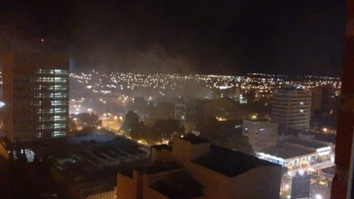 Sorprendió a los vecinos de Neuquén la presencia de humo en el ambiente y el fuerte olor a quemado. Fuente: (Noticias nqn)