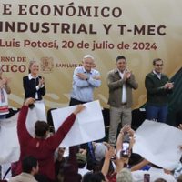 Reciben con protestas a AMLO y a Sheinbaum en mitin en San Luis Potosí