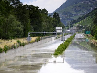 Al menos 4 muertos en Suiza e Italia por inundaciones y deslaves causados por tormentas