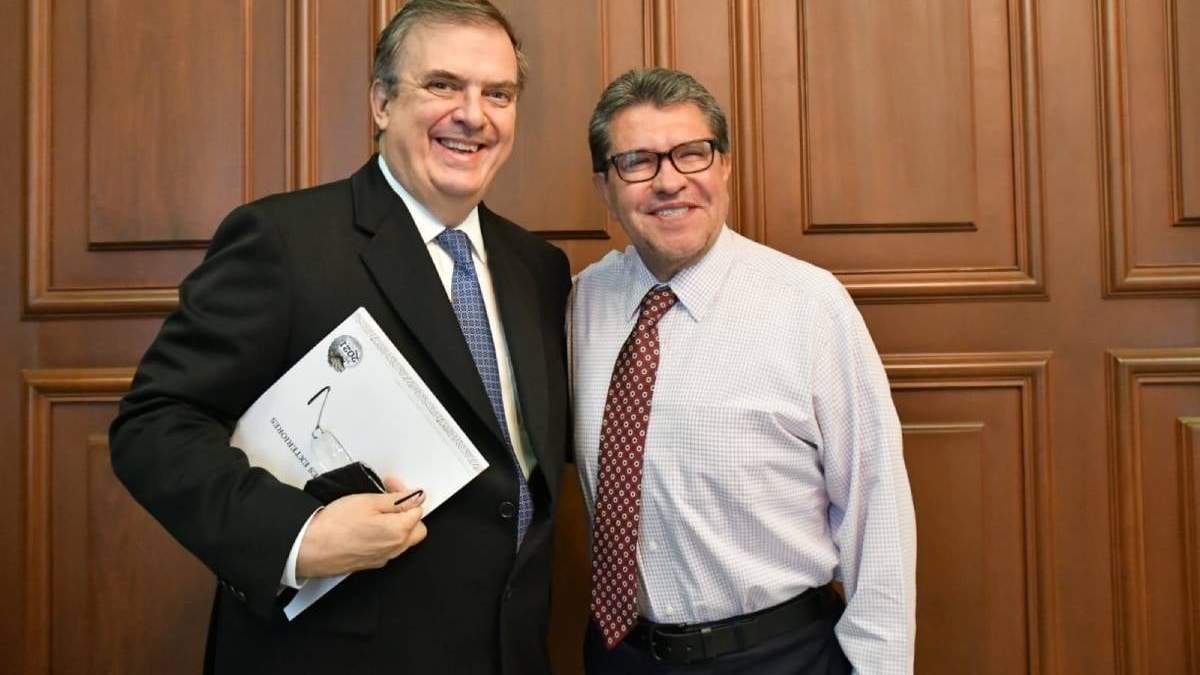 El secretario de Relaciones Exteriores y el coordinador de Morena en el Senado
