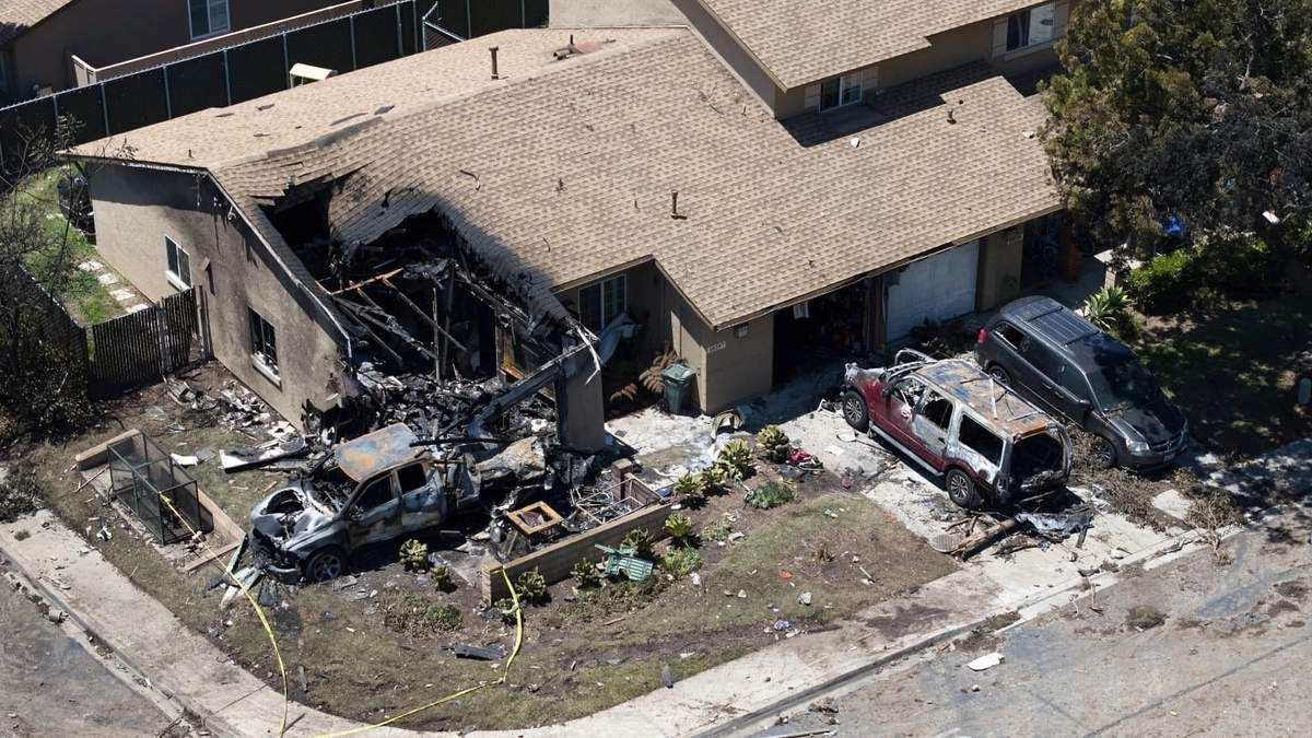 Avión privado se estrella en vecindario de San Diego; las seis personas a bordo murieron