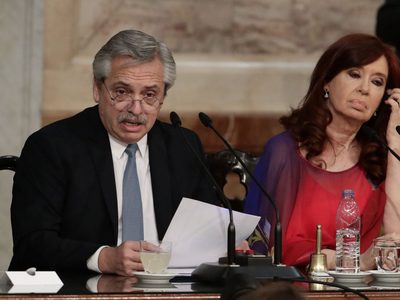 Cristina Kirchner y Alberto Fernández serán investigados por algunos problemas en la compra de vacunas en pandemia