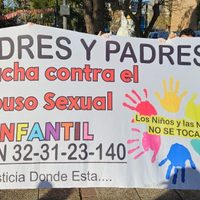 Padres de chicos del Jardín 31 rechazan prisión domiciliaria otorgada al maestro acusado de abusos