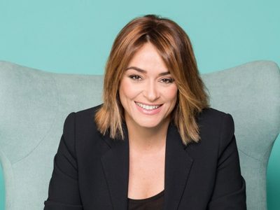 Toñi Moreno puso en subasta una guitarra que le autografió Rosana y Raphael