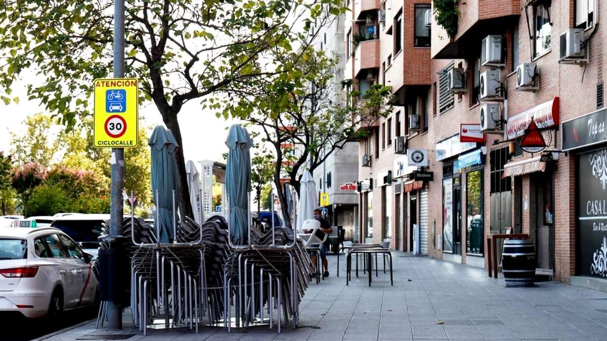 Los restaurantes tendrán que estar al 50% de su capacidad y cerrar temprano. Fuente: (Twitter)