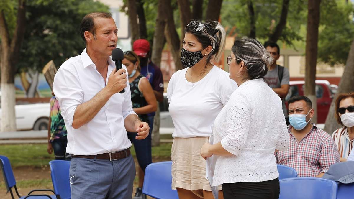 Omar Gutiérrez durante el acto en Rincón de los Sauces. Fuente: (Neuquén Informa)