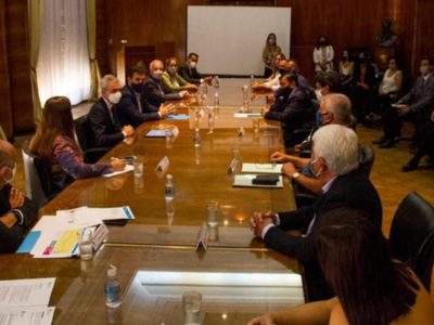 Neuquén evaluó la construcción de una red ferroviaria bioceánica