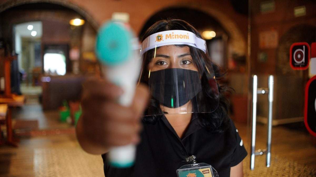 Medidas contra el covid-19 en un restaurante