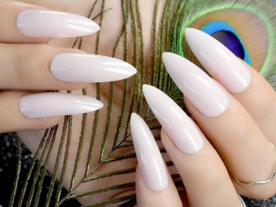 Si querés que tus manos se vean más largas y elegantes probá estos dos estilos de Nail Art que la rompen stiletto y ballerina