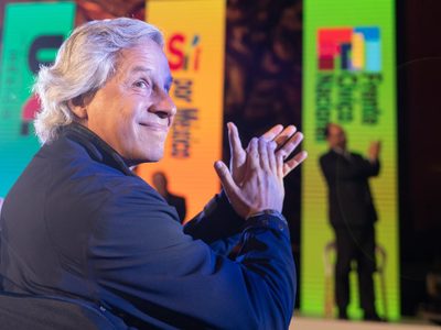 Claudio X. González convoca a marcha en defensa del INE