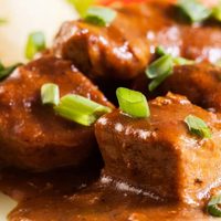 Solomillo de cerdo con salsa agridulce y puré de boniato: coronate con esta receta tentadora y preparate para los aplausos