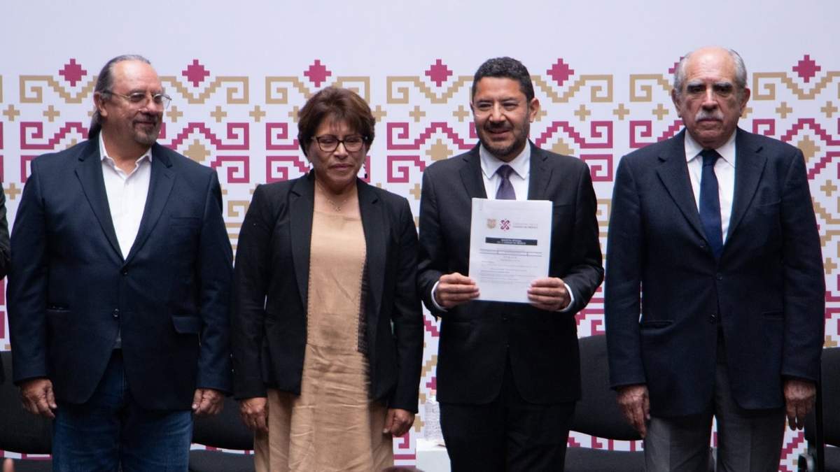 El jefe de Gobierno en la presentación del decreto