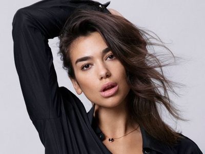 ¿Están listos? Dua Lipa y un traje de baño que te lleva directo al cardiólogo ¡Uff!