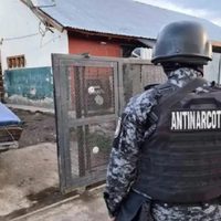 Allanaron una casa del barrio Chacra 30, donde ejercían el narcomenudeo cerca de una escuela