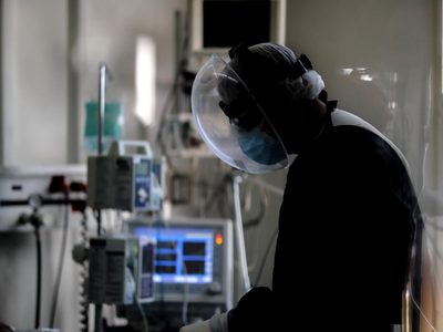 Más de 400 personas fallecieron a causa del coronavirus este jueves