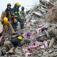 Encuentran con vida a 24 personas, a una semana del terremoto en Haití