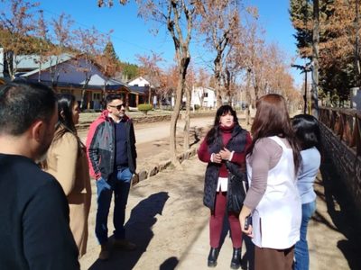 La ministra de Educación recorre las escuelas de la provincia para detectar necesidades edilicias