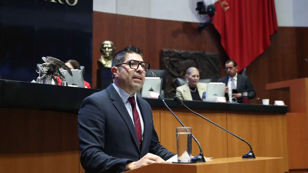 El senador morenista Armando Ayala Robles