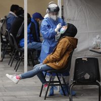 El mundo perdió 337 millones de años de vida en 2020 y 2021 por la pandemia de COVID-19: OMS