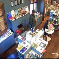 Clausuran librería del exgobernador Javier Corral recién inaugurada en Chihuahua