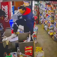 Video: brutal asalto en un kiosco de Ciudad