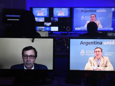 Alberto Hensel expuso ante la Comisión de Minería y Energía de la Cámara de Senadores