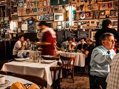 ¿Reabren los restoranes? El Gobierno porteño evalúa la posibilidad que levanten las persianas