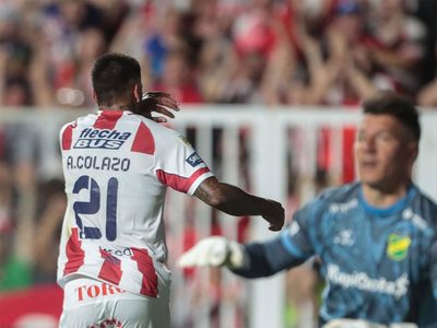 Unión goleó a Defensa y Justicia en Santa Fe y se recuperó
