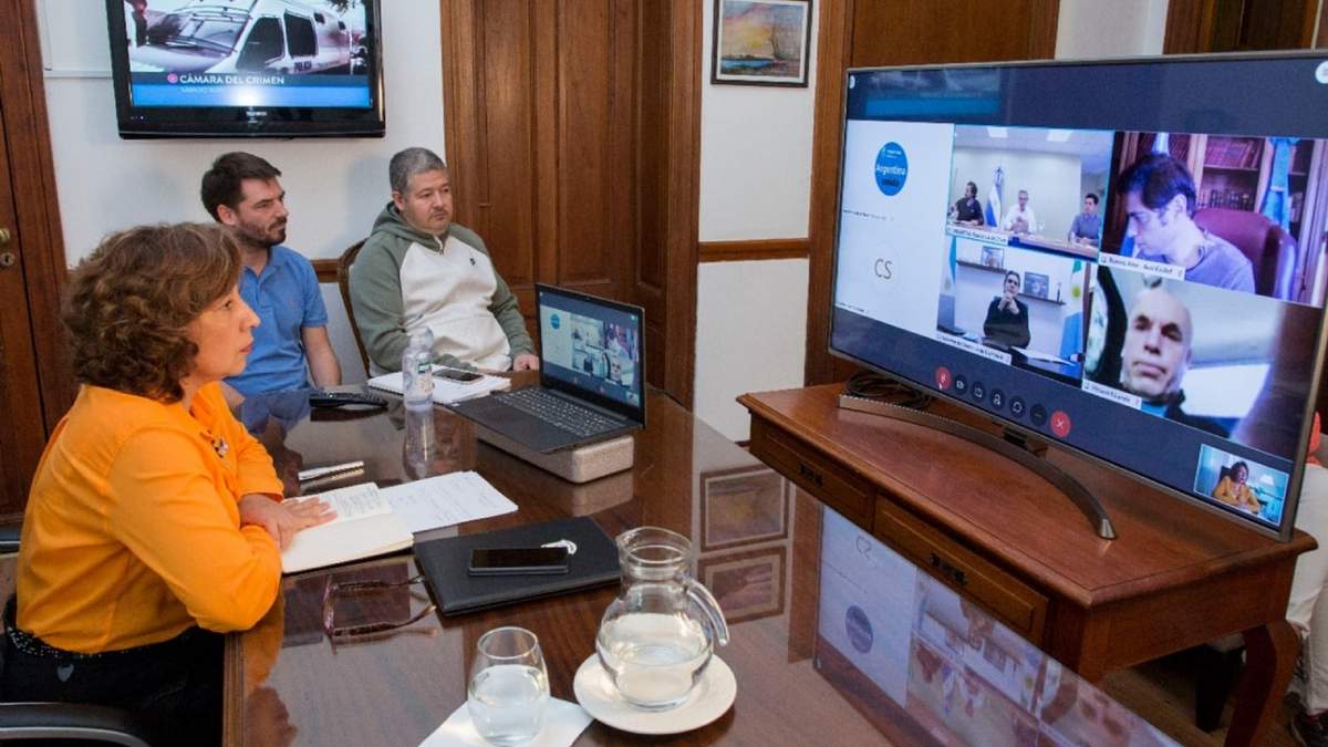 Arabela Carreras en videoconferencia con el presidente de la Nación. Fuente: (Twitter)