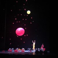 La magia de la simpleza que conmovió al Cervantino con el espectáculo de Acrobuffos