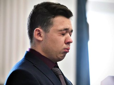 Jurado absuelve a Kyle Rittenhouse, acusado de matar a dos personas durante disturbios raciales