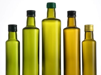 El truco de la abuela para limpiar tu botella de aceite de vidrio por dentro y dejarla sin una gota de grasa