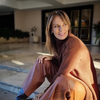 Nequi Galotti reafirma su estilo con una prenda clave del invierno: el chaleco de pelo