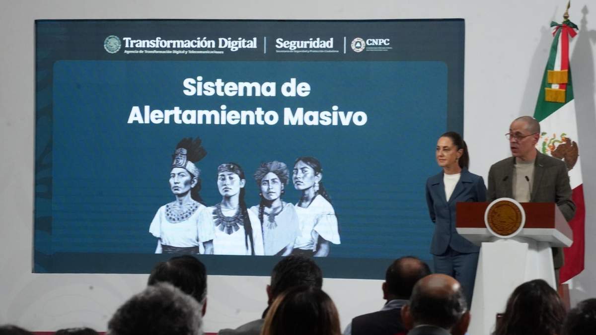 La presidenta Claudia Sheinbaum y José Antonio Peña, titular de la Agencia de Transformación Digital y Telecomunicaciones