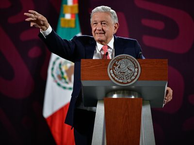 AMLO entregará "reporte personal" a padres de los 43 de Ayotzinapa
