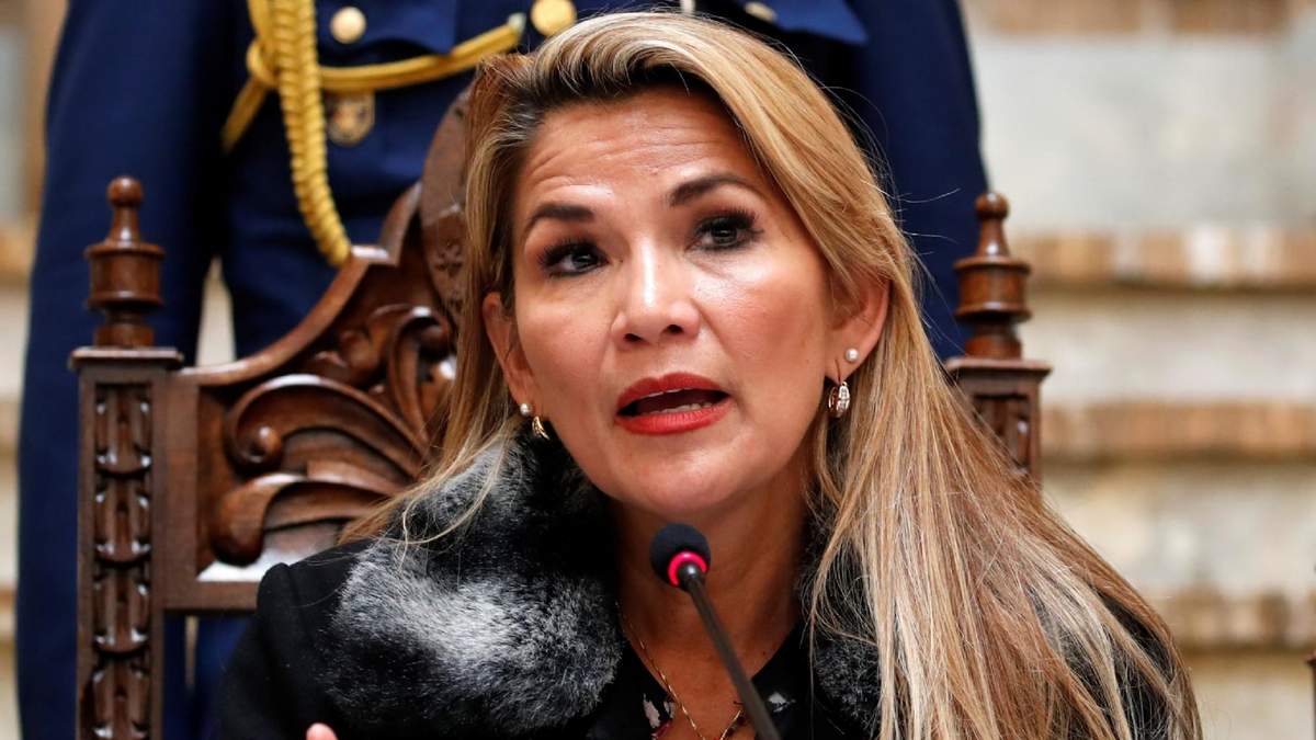 La presidenta interina de Bolivia, Jeanine Áñez, tiene coronavirus. Fuente: (Twitter).
